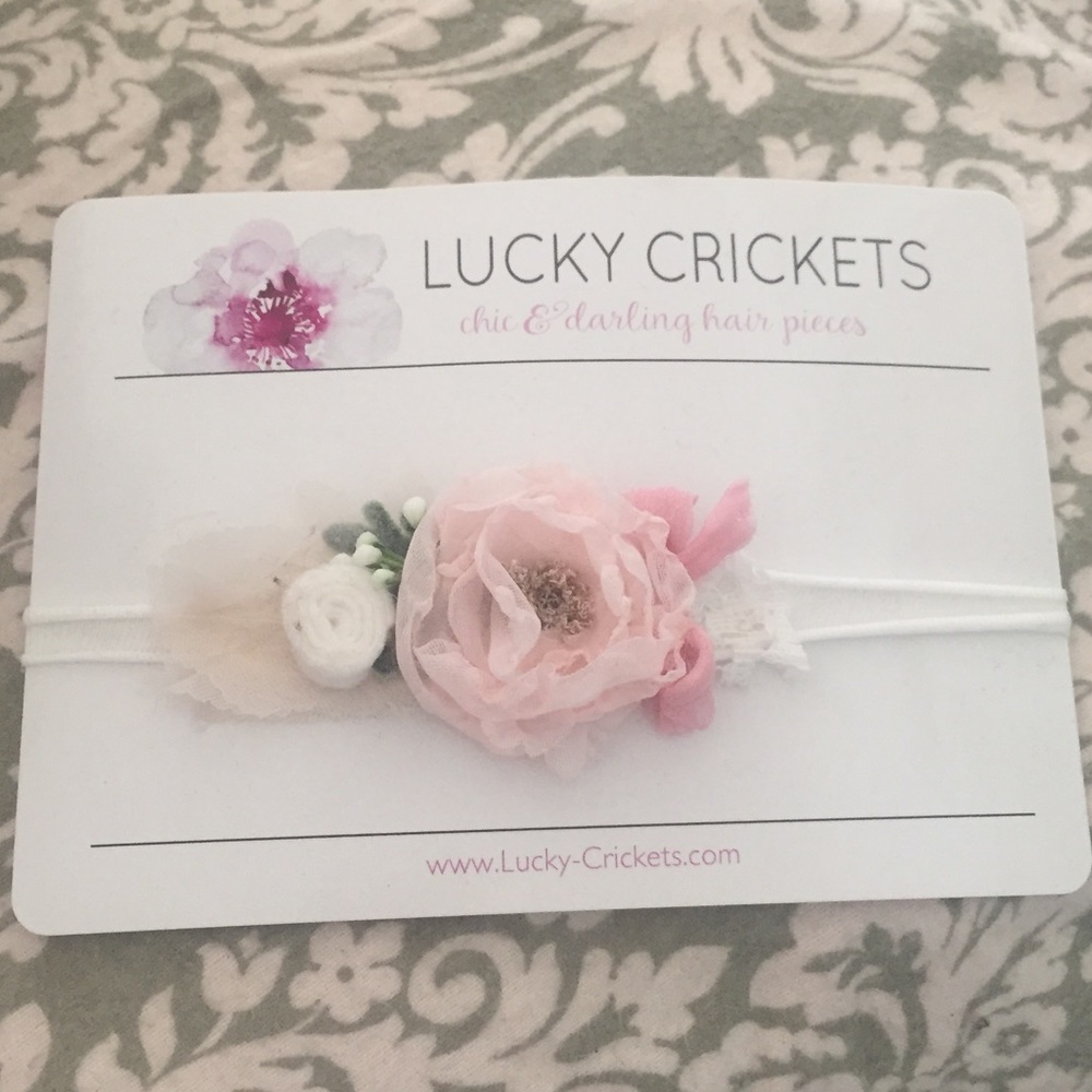 Darling baby headband. Great gift! 👶🏼🎀
